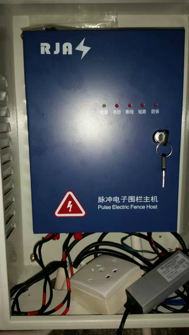 虎門海關(guān)電子圍欄系統(tǒng)施工完畢(圖4)